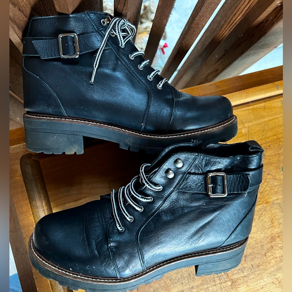 41 KG KURT GEIGER Moto Lace up zipper Boot Size 10 all leather & lug sole rugged